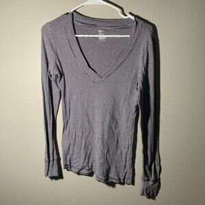Gap blue & white striped shirt
